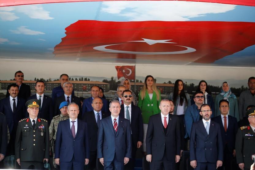 Cumhurbaşkanı Erdoğan komando bröve takma töreninde