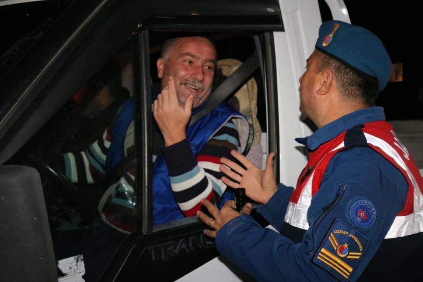 Jandarma ve polis ekiplerinden trafik denetimi