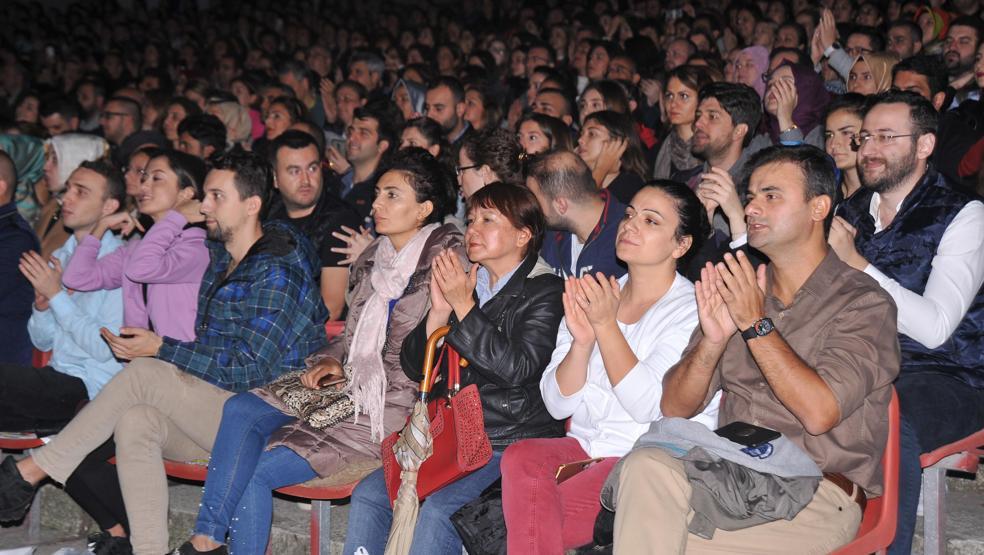 Sılaya Bursa konserinde yoğun ilgi