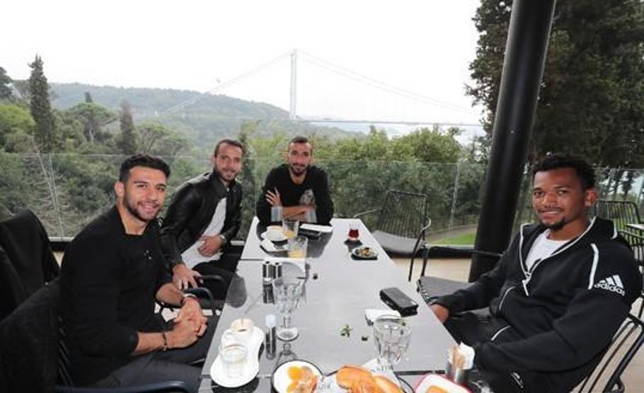 Damien Comolliden Frey ve Diego Reyes sözleri