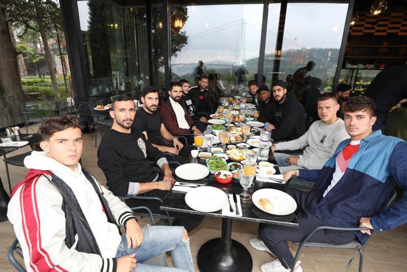 Damien Comolliden Frey ve Diego Reyes sözleri