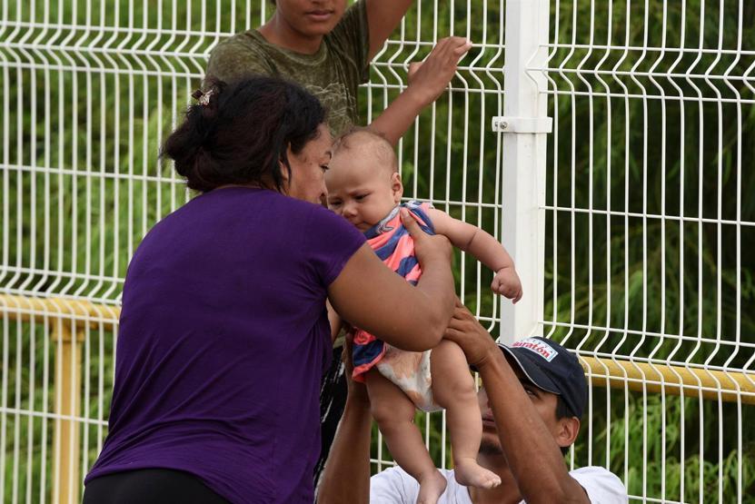 Binlerce göçmen Guatemala-Meksika sınırında mahsur kaldı
