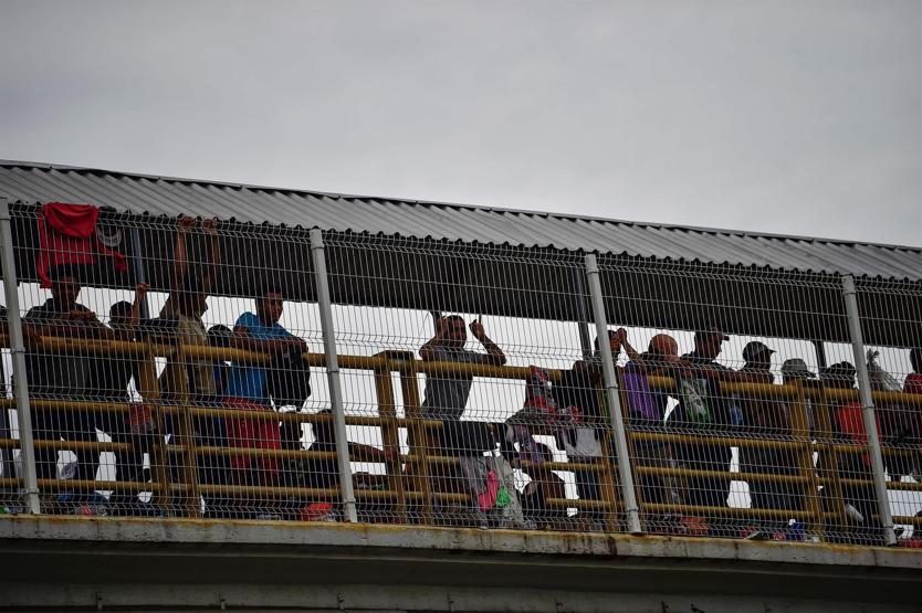 Binlerce göçmen Guatemala-Meksika sınırında mahsur kaldı