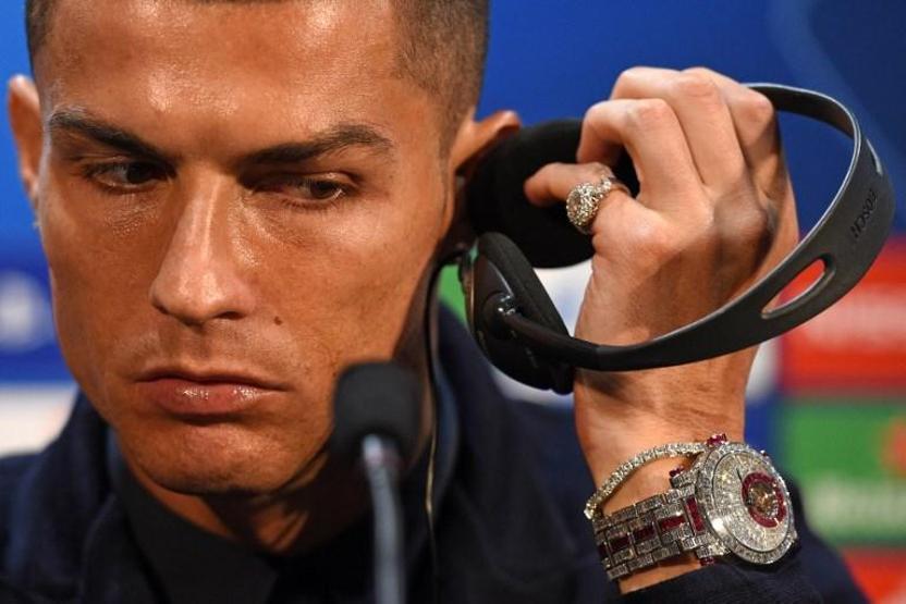 Cristiano Ronaldonun 7 milyon liralık saati
