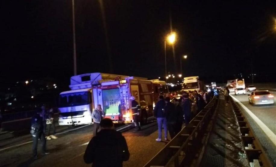 Tem Otoyolunda zincirleme trafik kazası: 16 yaralı