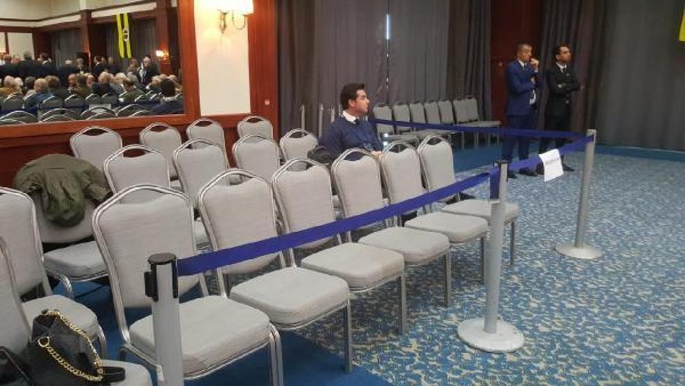 Son dakika Fenerbahçe Yüksek Divan Kurulunda foto muhabir krizi yaşandı