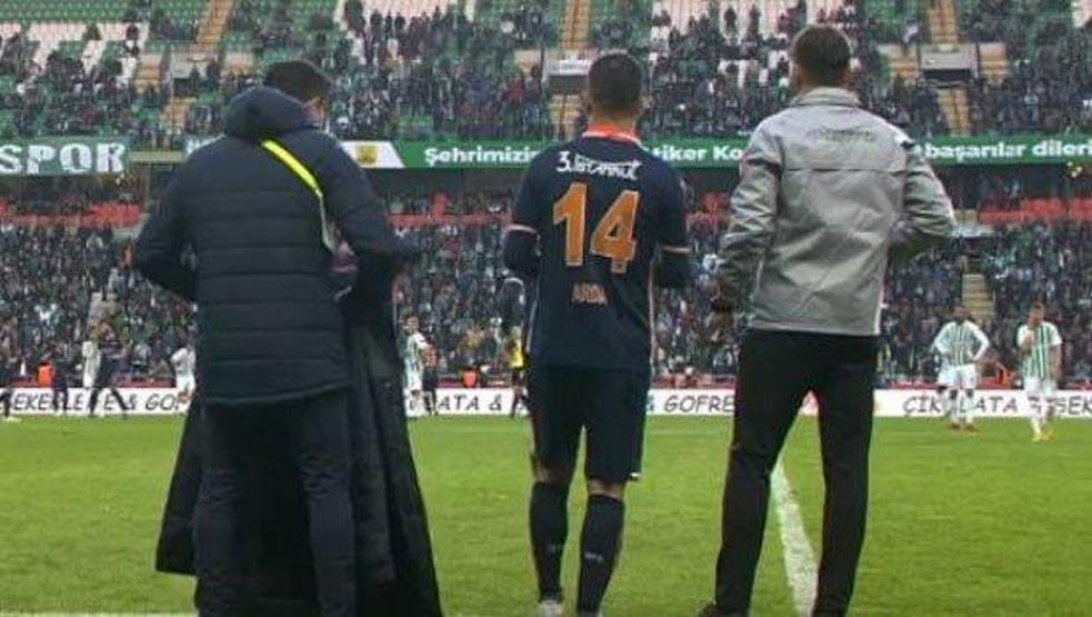 Arda Turan oyuna girdi, ıslıklandı