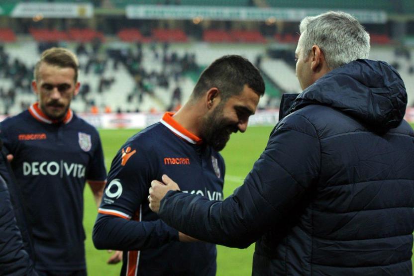 Arda Turan oyuna girdi, ıslıklandı