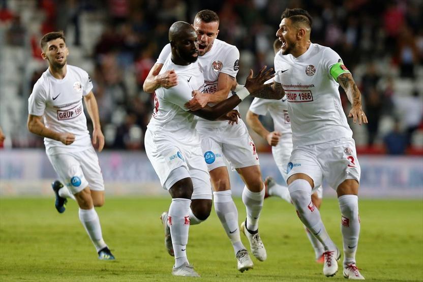 Antalya ve Trabzonspor 1er puanla yetindi