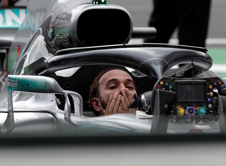 Lewis Hamilton 5ler kulübünde