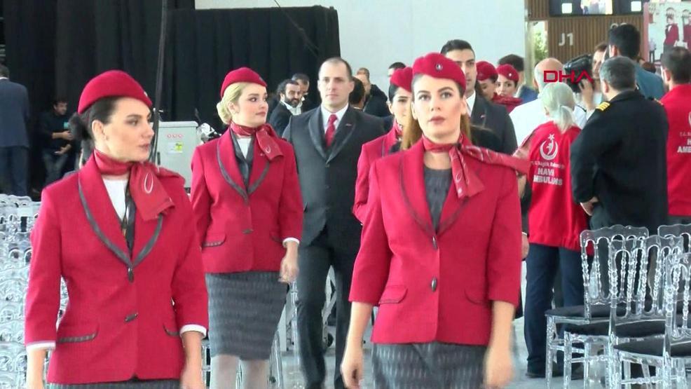 İşte THY kabin memurlarının yeni kıyafetleri