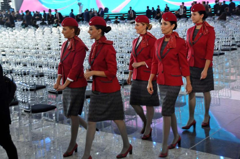 İşte THY kabin memurlarının yeni kıyafetleri