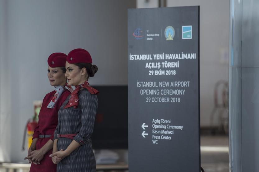 İşte THY kabin memurlarının yeni kıyafetleri