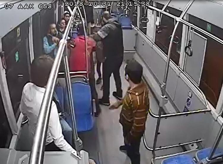 Halk otobüsünde küçük çocuğa taciz iddiası
