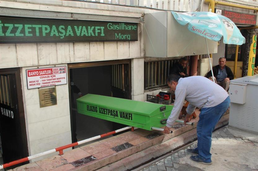 Gasilhanede 43 yıldır ölüleri ücretsiz yıkayıp kefenliyorlar