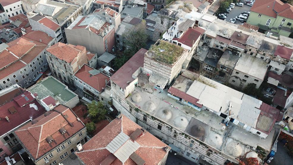 İstanbulun göbeğinde tarih talancıları Dronelara ateş ettiler
