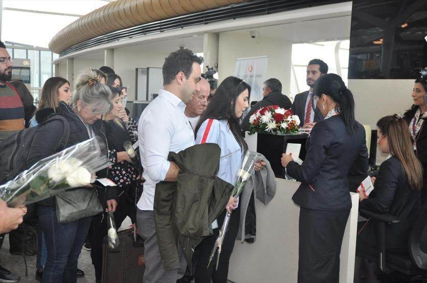 İstanbul Havalimanından Azerbaycana ilk uçuşunu yapan uçak Baküye ulaştı