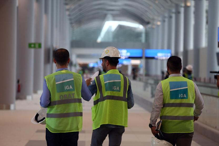 İstanbul Havalimanından Azerbaycana ilk uçuşunu yapan uçak Baküye ulaştı