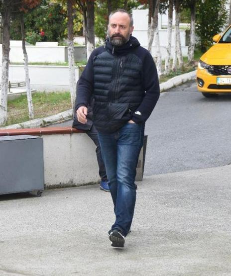 Babasını kaybeden Mehmet Günsürü dostları yalnız bırakmadı