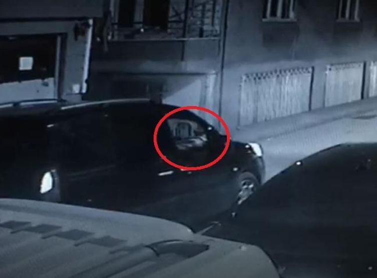 Otomobili önce tekmeledi sonra kurşun yağdırdı