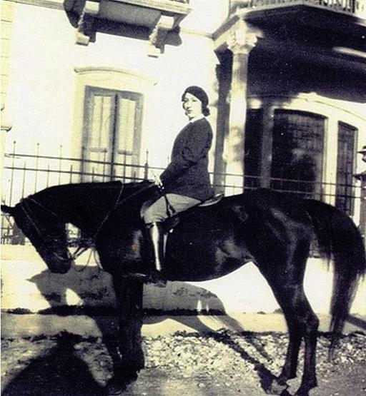 Hürrem Sultanın yaşayan torunu Lara Adra Osmanoğlu