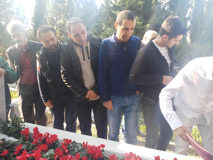 Müslüm Gürses mezarı başında dualarla anıldı
