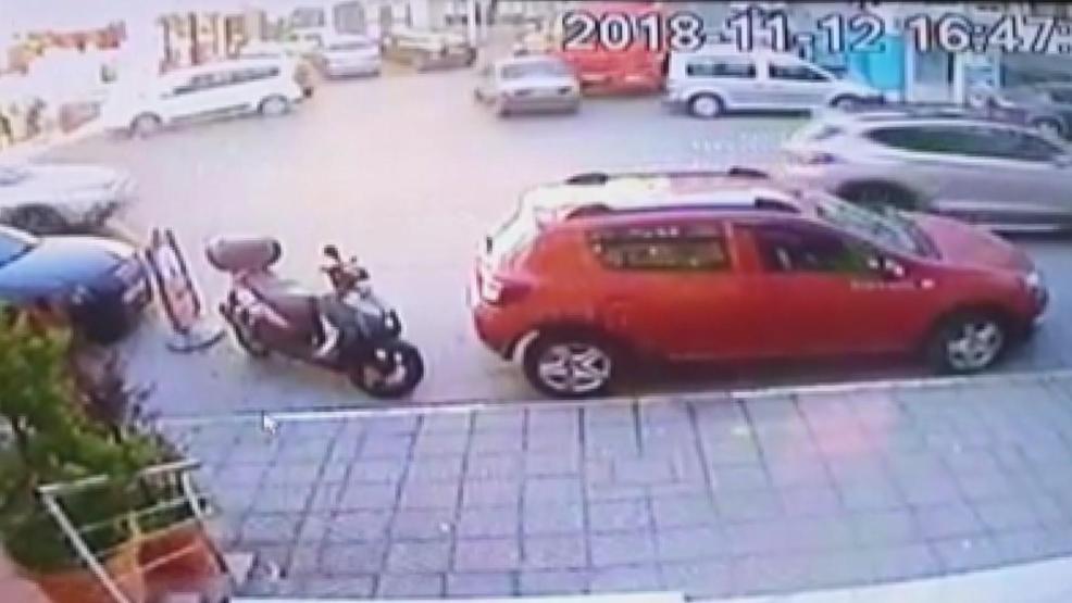 Freni boşalan kamyon dehşet saçtı: 10 araca çarptı