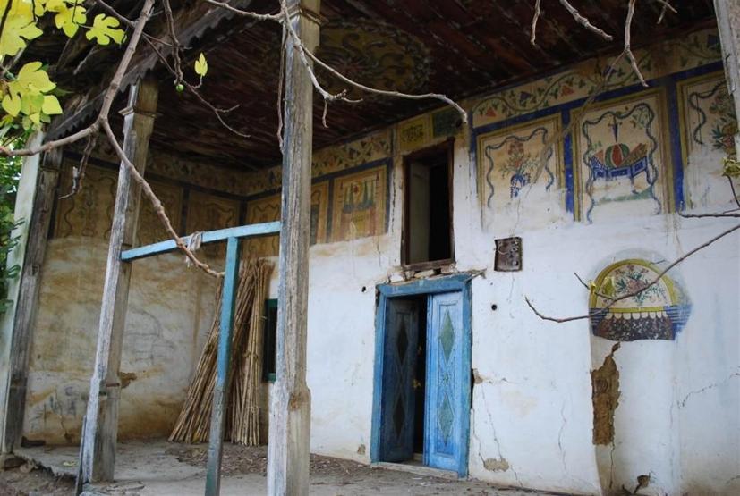 Koruma altındaki tarihi cami göz göre göre yok oluyor