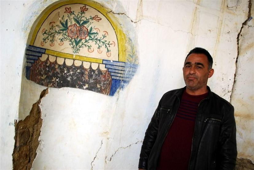 Koruma altındaki tarihi cami göz göre göre yok oluyor