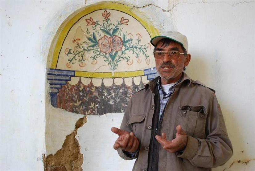 Koruma altındaki tarihi cami göz göre göre yok oluyor