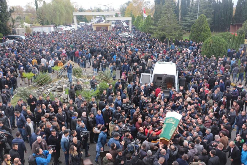 Lastik-İş Genel Başkanı son yolculuğuna uğurlandı