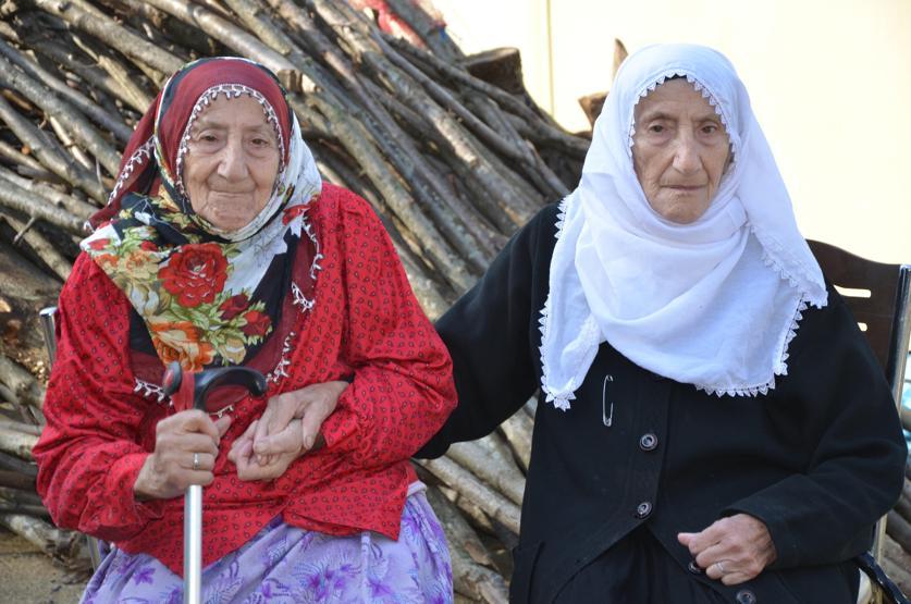 Üçüz nineleri ölüm ayırdı