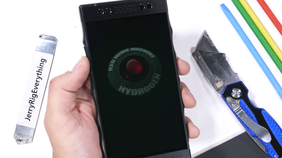 Red Hydrogen Oneın ekranı yanmıyor kendi kendini tamir ediyor