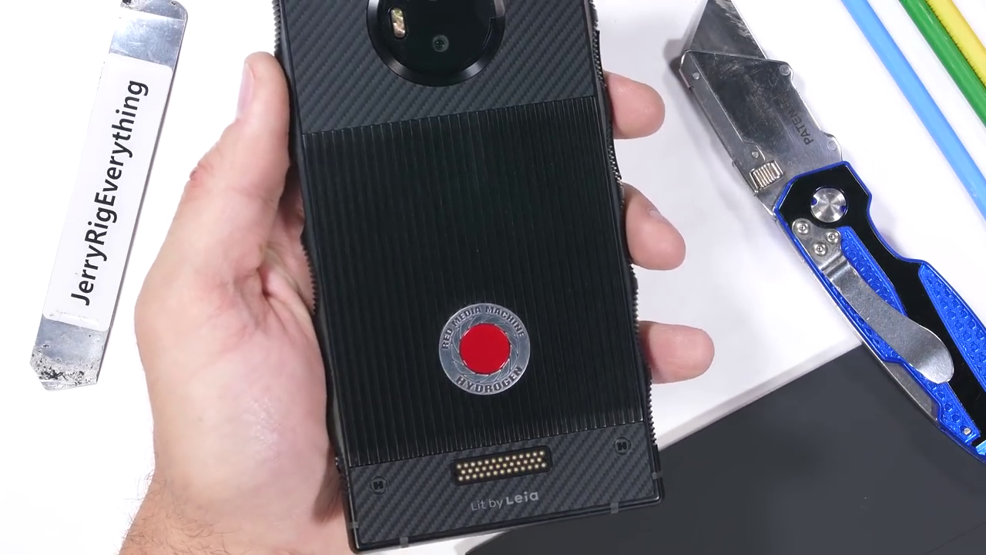 Red Hydrogen Oneın ekranı yanmıyor kendi kendini tamir ediyor