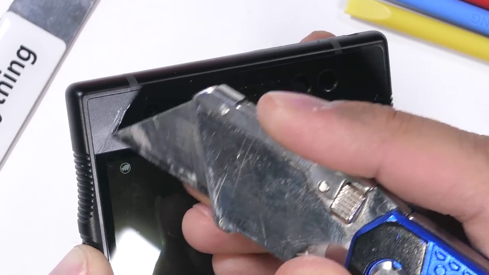 Red Hydrogen Oneın ekranı yanmıyor kendi kendini tamir ediyor