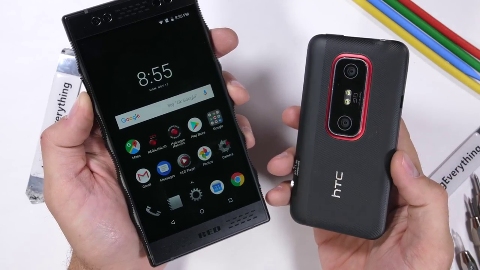 Red Hydrogen Oneın ekranı yanmıyor kendi kendini tamir ediyor