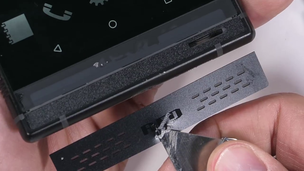 Red Hydrogen Oneın ekranı yanmıyor kendi kendini tamir ediyor