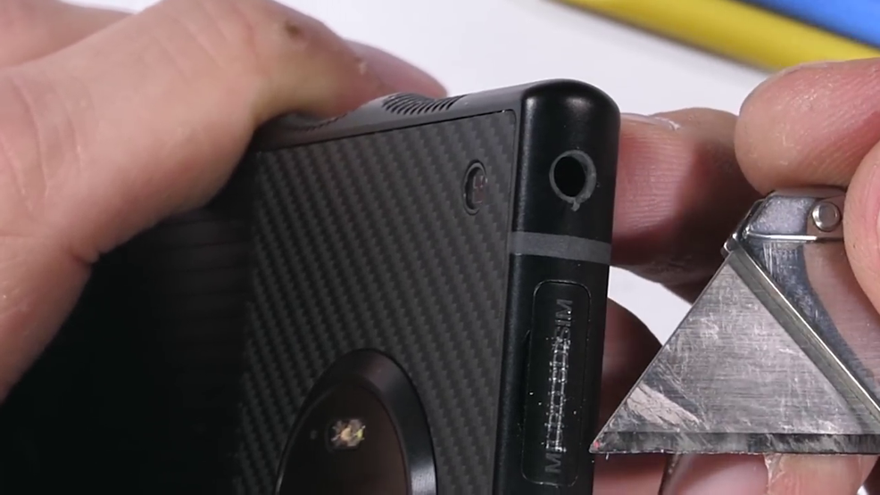 Red Hydrogen Oneın ekranı yanmıyor kendi kendini tamir ediyor
