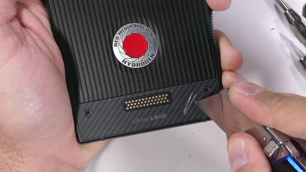 Red Hydrogen Oneın ekranı yanmıyor kendi kendini tamir ediyor