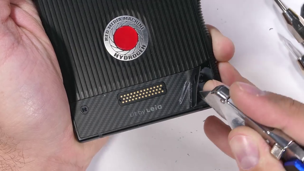 Red Hydrogen Oneın ekranı yanmıyor kendi kendini tamir ediyor