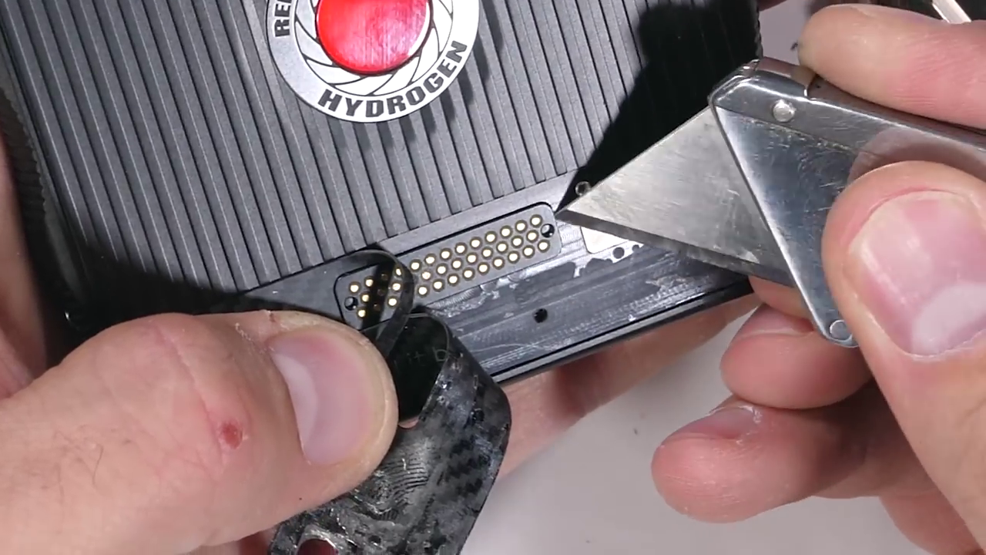 Red Hydrogen Oneın ekranı yanmıyor kendi kendini tamir ediyor