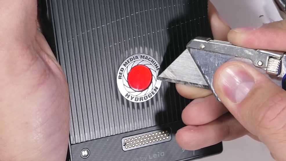 Red Hydrogen Oneın ekranı yanmıyor kendi kendini tamir ediyor