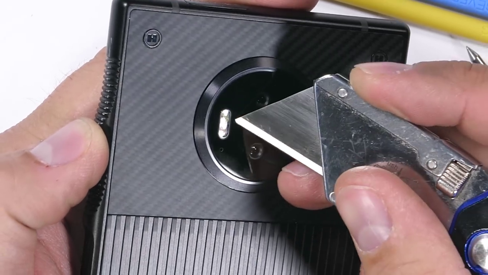 Red Hydrogen Oneın ekranı yanmıyor kendi kendini tamir ediyor
