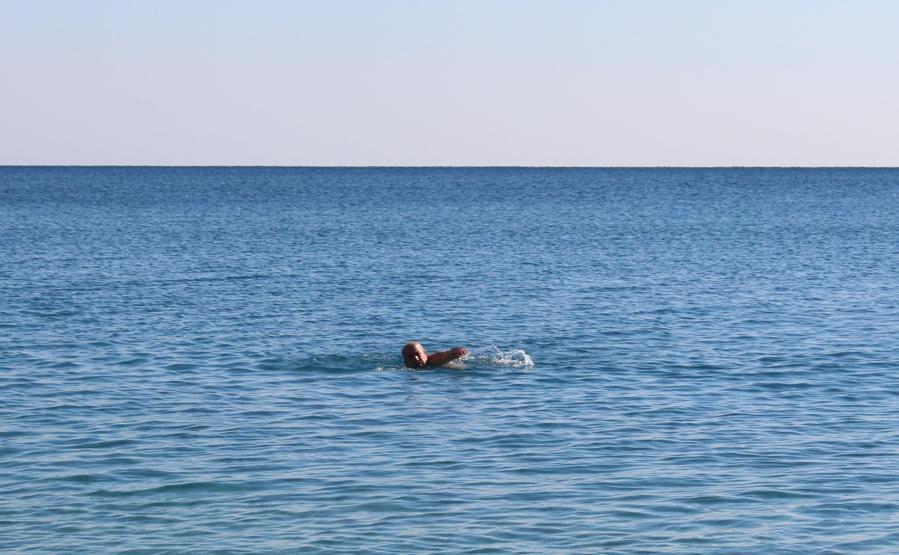 Antalyada kasımın ortasında deniz keyfi