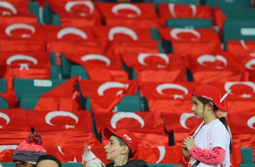 Türkiye İsveçe tek golle mağlup oldu