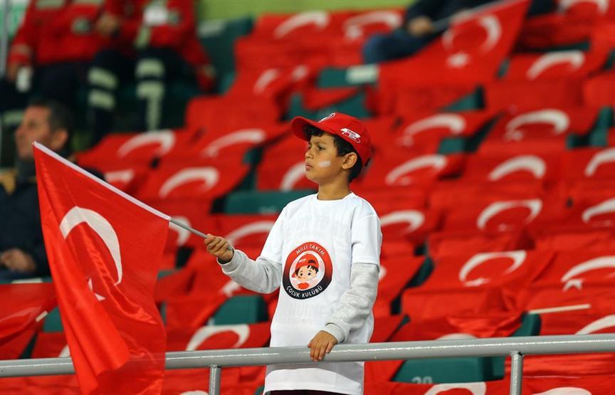 Türkiye İsveçe tek golle mağlup oldu