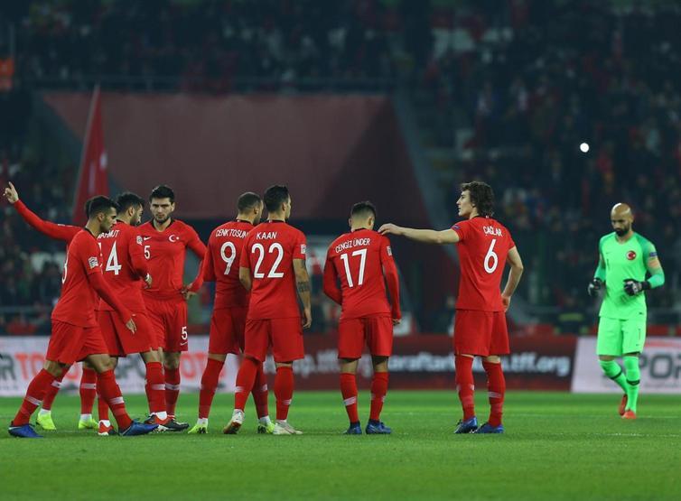 Türkiye İsveçe tek golle mağlup oldu