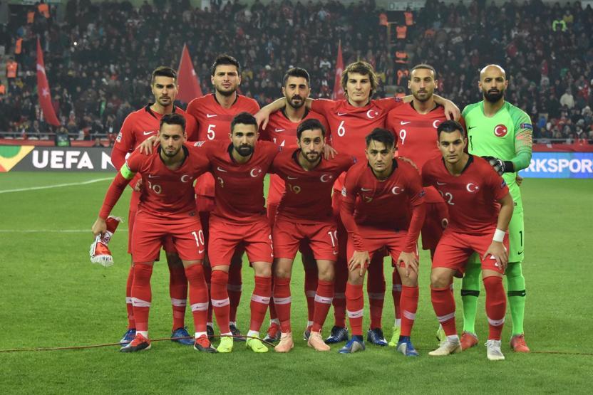 Demirören ailesinden Milli Takıma destek