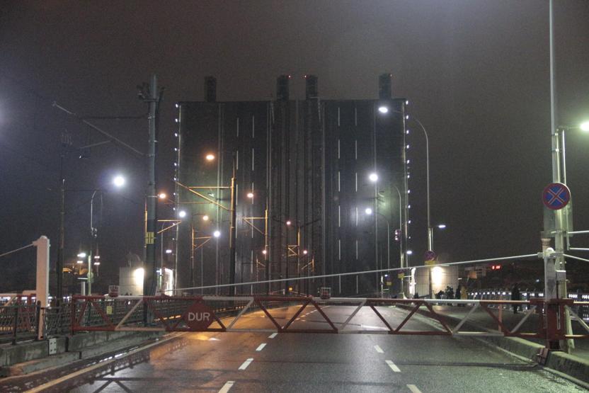 3 köprü deniz trafiğine açıldı
