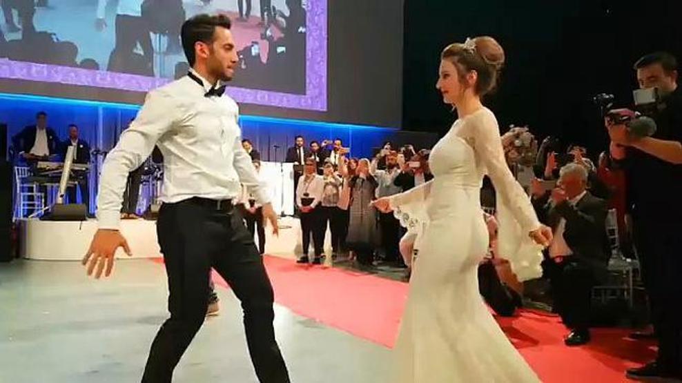 Çalhanoğlu çifti boşanmaktan vazgeçti